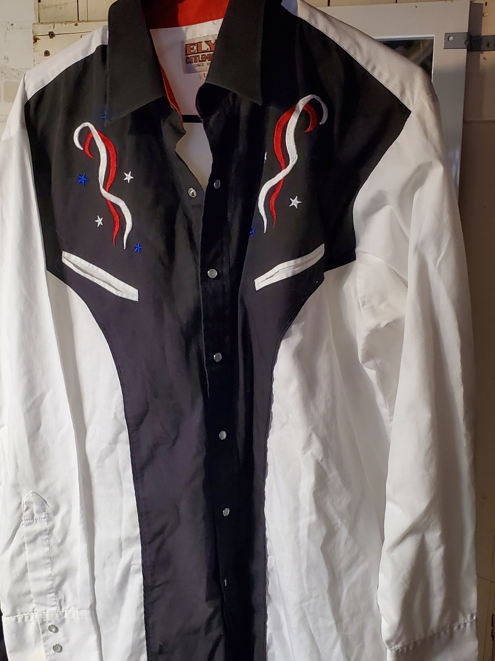 Ely Cattleman Black, White & Red Western-Style Button-Down Shirt